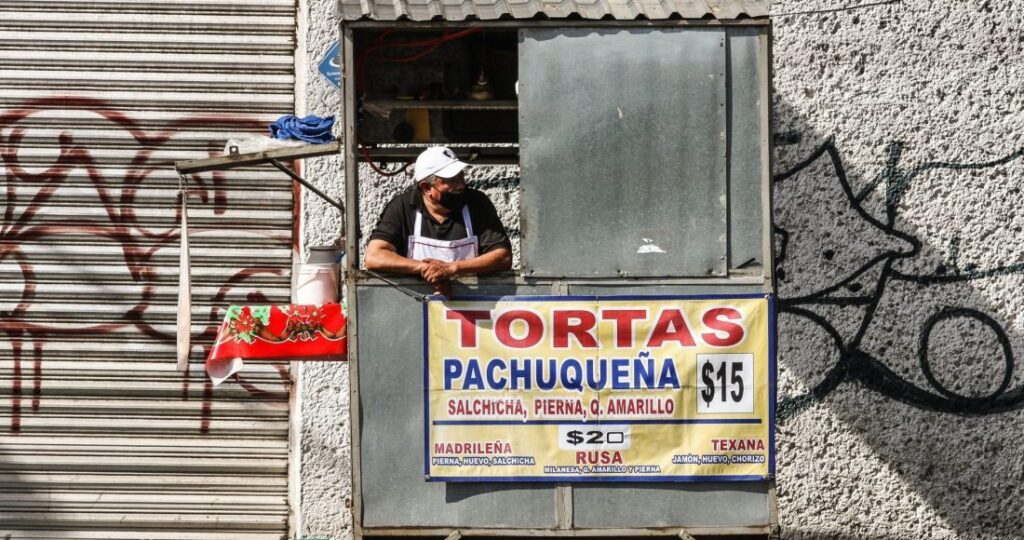 Los que más perdieron su empleo son mayores de 65 Coneval en pobreza laboral 55 en México thumbnail