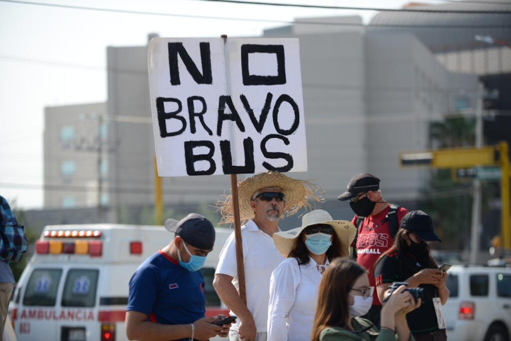 Piden justicia frente al Poder Judicial Federal durante marcha contra BRT2 thumbnail