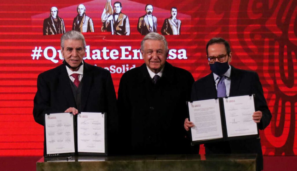 Gobierno e IP firman acuerdo para regular outsourcing thumbnail