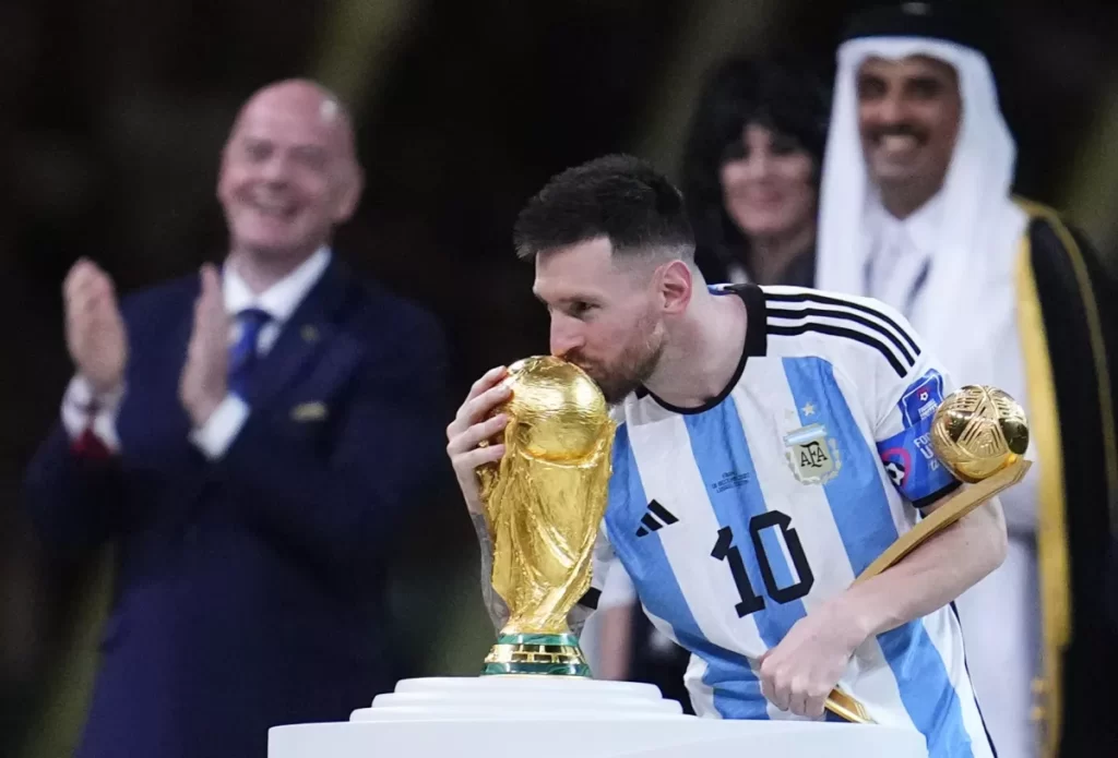 Messi se pone en duda para 2026; guiños a Scaloni y Mbappé thumbnail