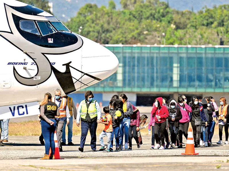 México reduce expulsiones de migrantes; experta el flujo de llegadas repuntará thumbnail