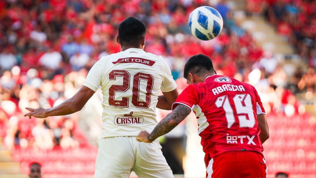 Universitario de Deportes cayó 3-2 ante Ñublense en amistoso internacional thumbnail