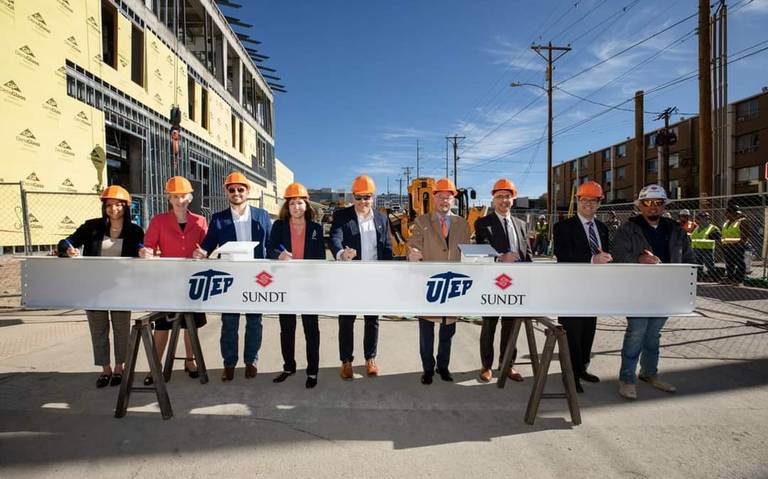 Firman funcionarios última viga de AMAC en UTEP thumbnail